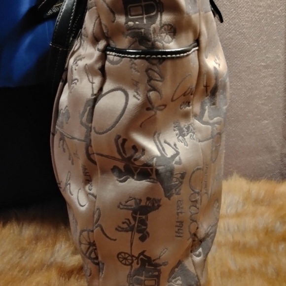 Coach Horse & Carriage Print Tote | Style F15457 - Picture 7 of 11